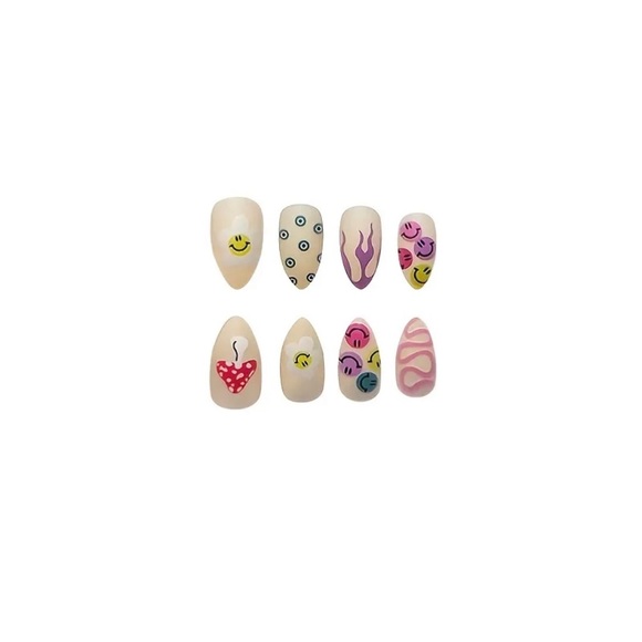 Press-On Nails with chic Nail Art (Nail Glue Included!) - Picture 4 of 6